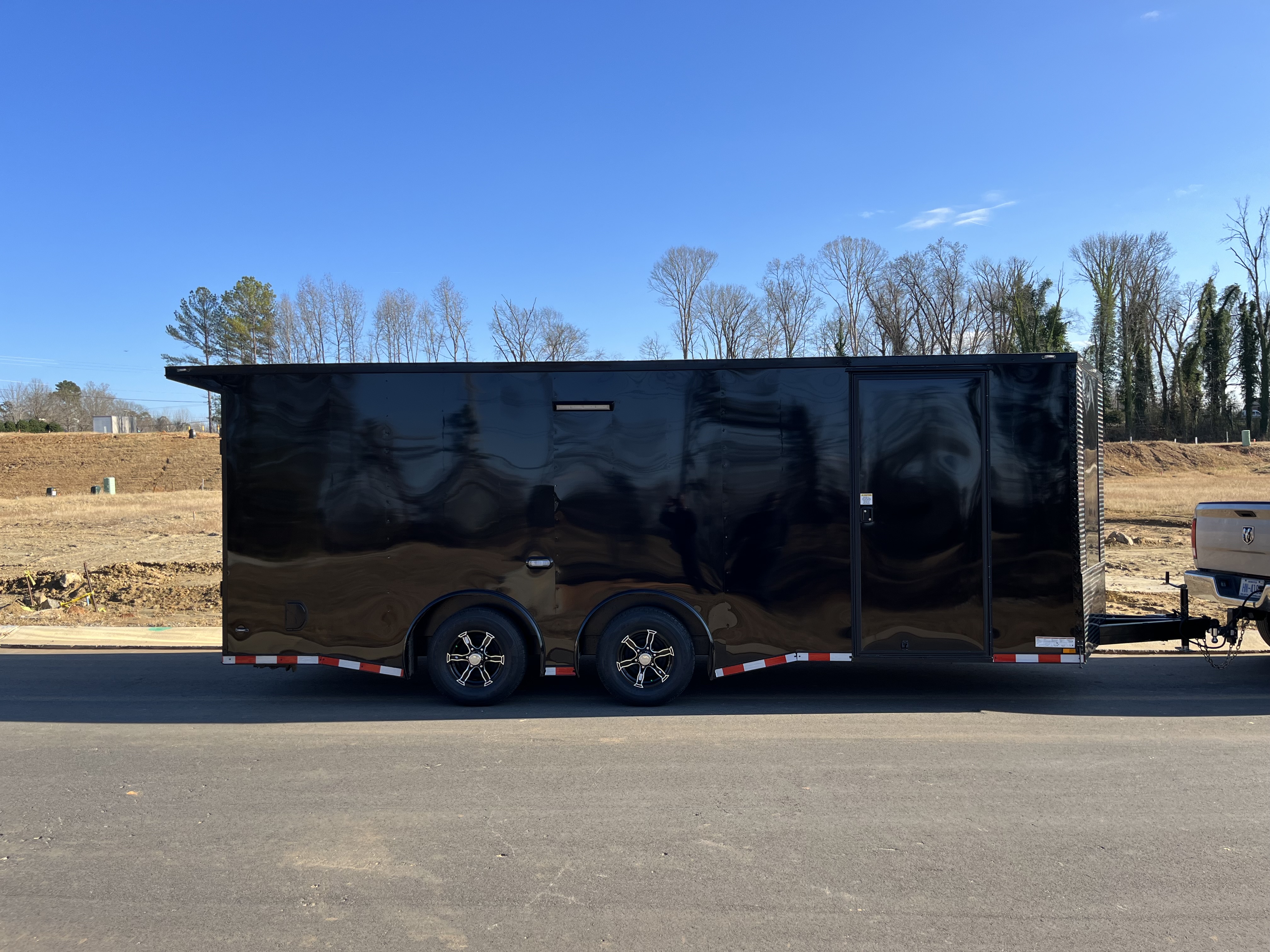 Elite Trailer Rentals - Professional enclosed trailer in Charlotte